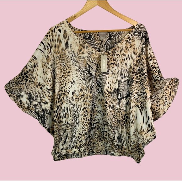 New Chicos Animal Print V-Neck Top Size 2 Polyester & Spandex - Picture 1 of 15